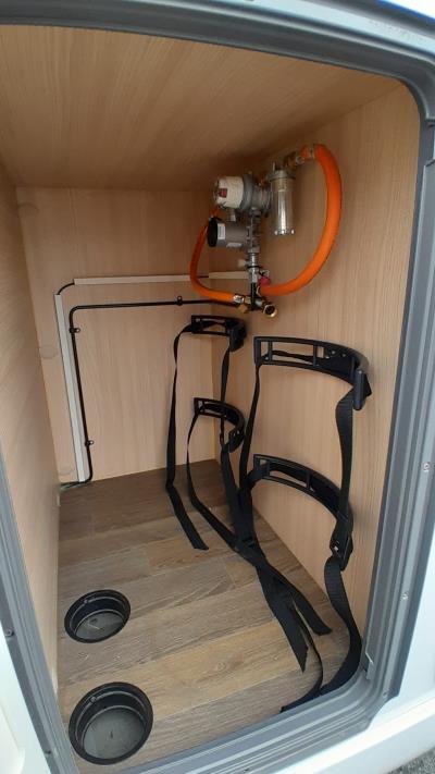 TRAVEL VAN 590   VENDUTO