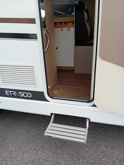 6900 DB by HYMER